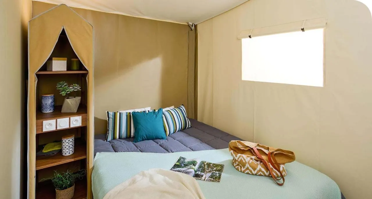 Campsite Camping Onlycamp Pierre & Sources Volvic