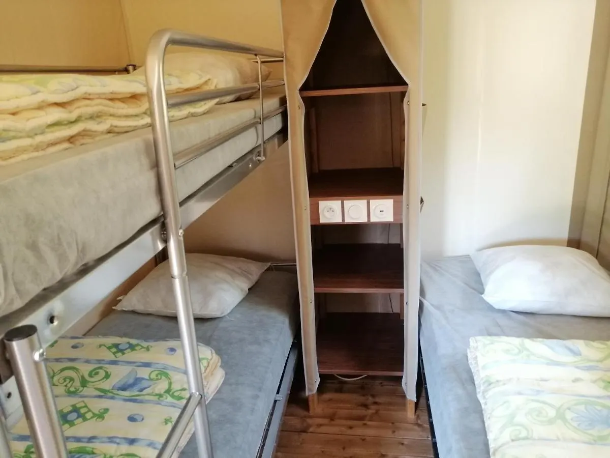 Camping Onlycamp Pierre & Sources Volvic