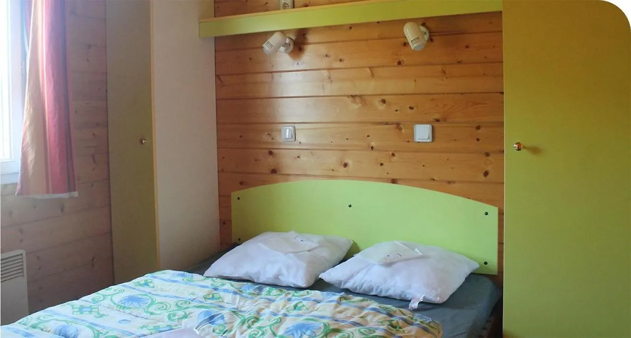 Camping Onlycamp Pierre & Sources Volvic France